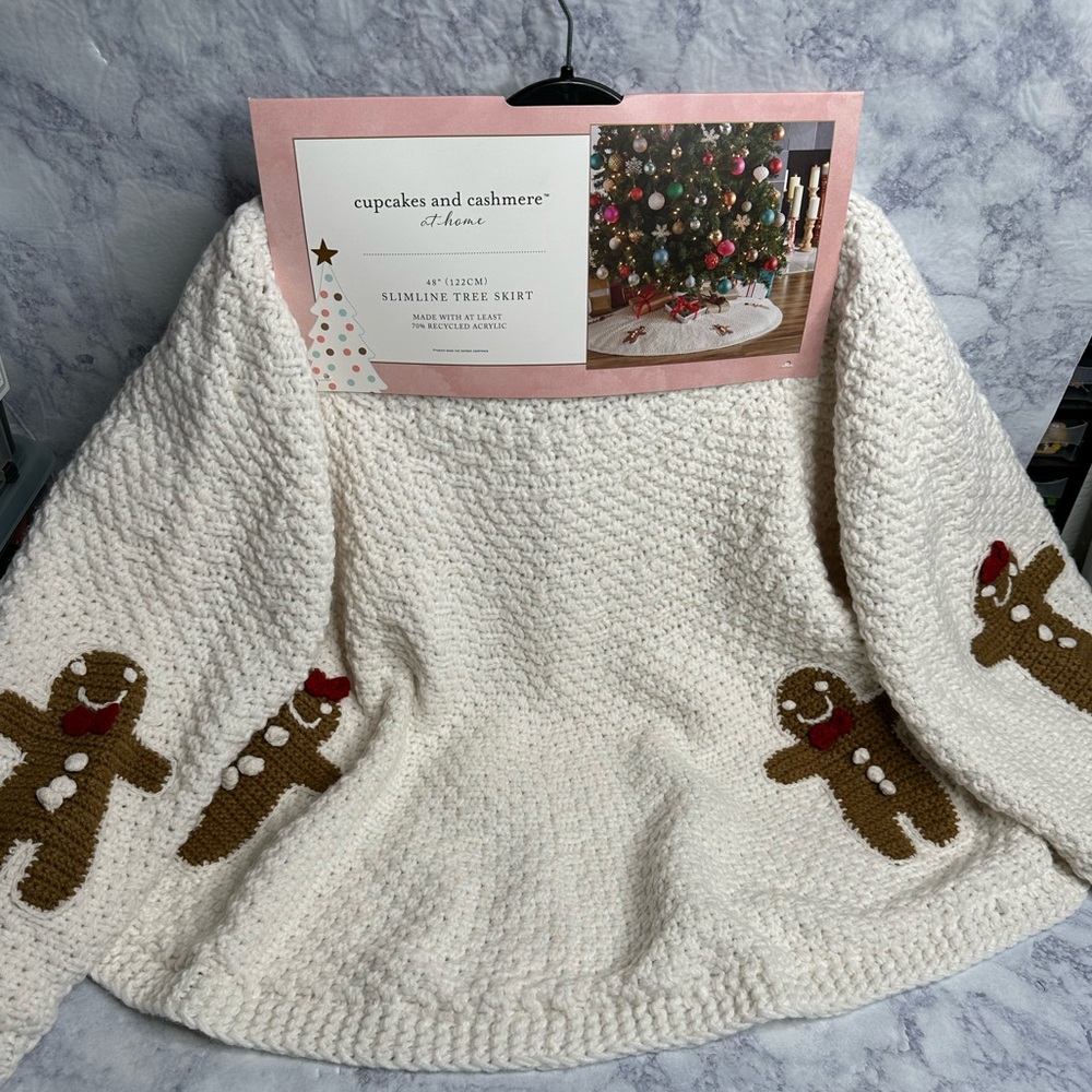Cupcakes and Cashmere Knitted Christmas Gingerbread 48in Tree Skirt